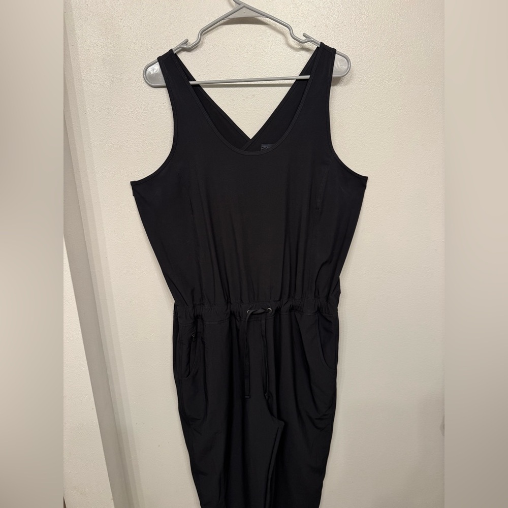 Patagonia Black Sleeveless Jumpsuit/Romper. Stylish Criss Cross Back. Smoke Free